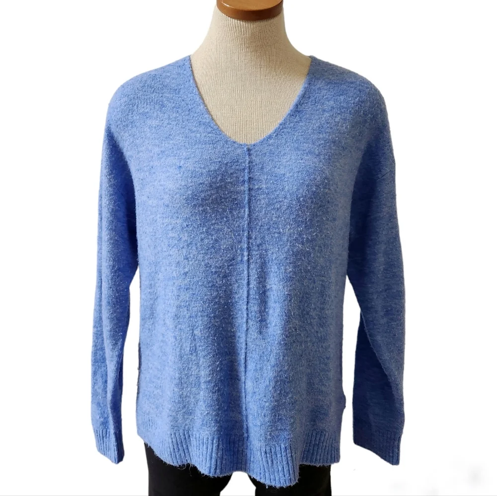 H&M VNeck Blue Light Sweater Size S